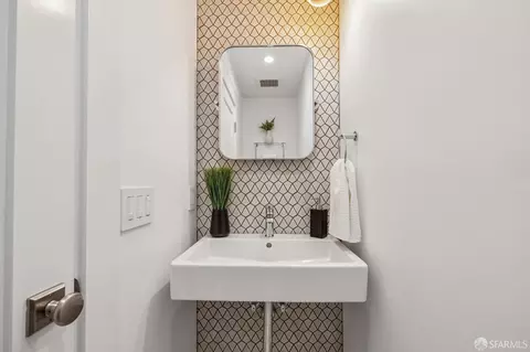 Bath - 225 Ashton Ave, San Francisco, CA 94112 photo 1 of 8
