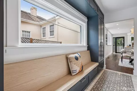 Entry Way - 225 Ashton Ave, San Francisco, CA 94112 photo 3 of 6