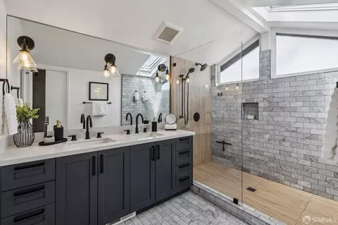 Bath - 225 Ashton Ave, San Francisco, CA 94112 photo 7 of 8