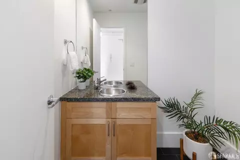 Bath - 15 Lucerne St #B, San Francisco, CA 94103 photo 3 of 4