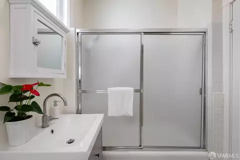 Bath - 535 40th Ave, San Francisco, CA 94121 photo 2 of 5