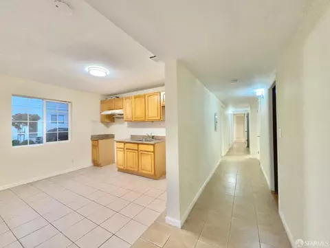 Entry Way - 801 Vienna St, San Francisco, CA 94112 photo 5 of 6