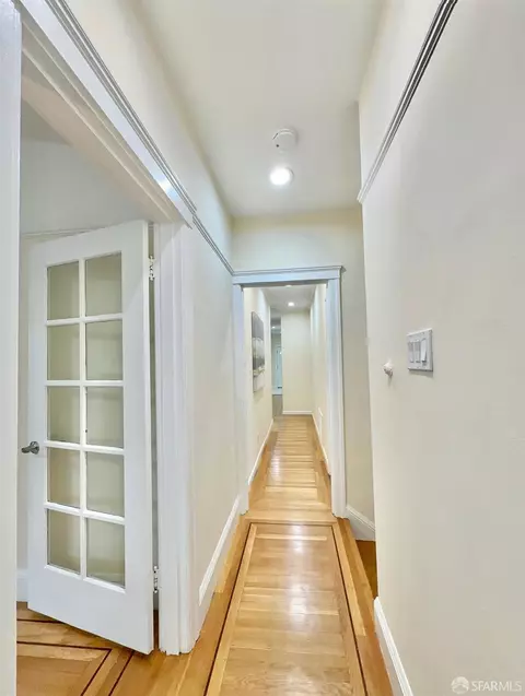 Entry Way - 801 Vienna St, San Francisco, CA 94112 photo 2 of 6
