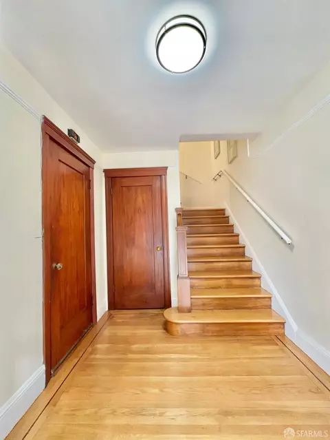 Entry Way - 801 Vienna St, San Francisco, CA 94112 photo 1 of 6