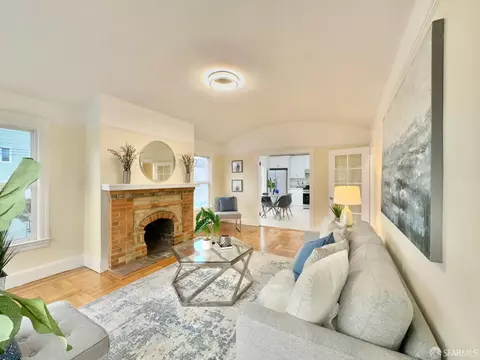 Living - 801 Vienna St, San Francisco, CA 94112 photo 3 of 5