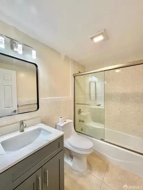 Bath - 801 Vienna St, San Francisco, CA 94112 photo 3 of 4