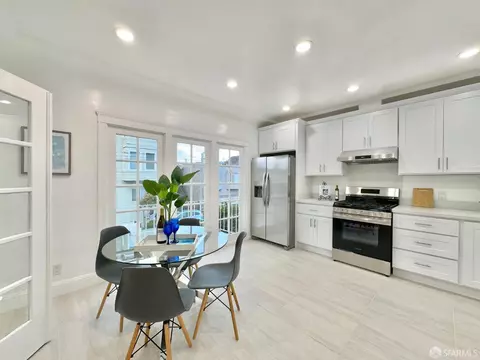 Kitchen - 801 Vienna St, San Francisco, CA 94112 photo 2 of 9