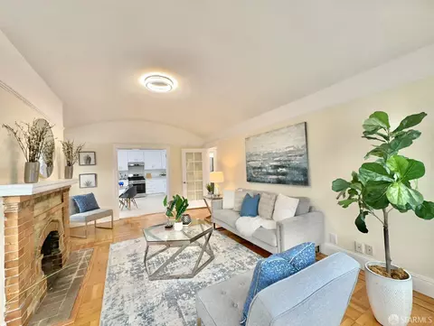 Living - 801 Vienna St, San Francisco, CA 94112 photo 4 of 5