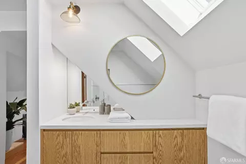 Bath - 38 Lippard Ave, San Francisco, CA 94131 photo 8 of 10