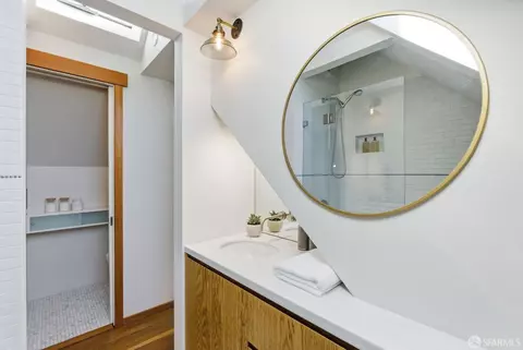 Bath - 38 Lippard Ave, San Francisco, CA 94131 photo 10 of 10