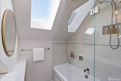 Bath - 38 Lippard Ave, San Francisco, CA 94131 photo 7 of 10
