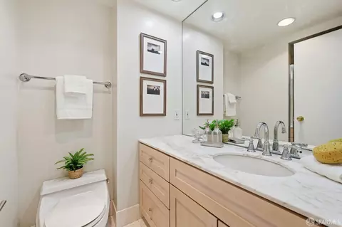Bath - 1650 Jackson St #302, San Francisco, CA 94109 photo 2 of 2