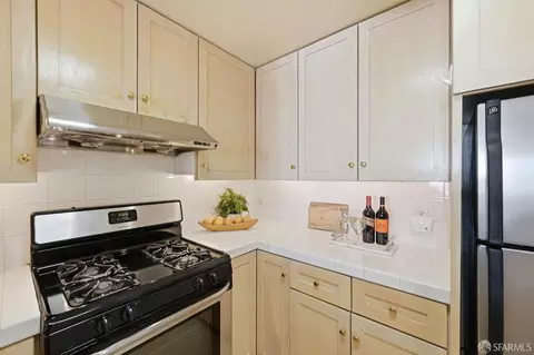 Kitchen - 1650 Jackson St #302, San Francisco, CA 94109 photo 4 of 5