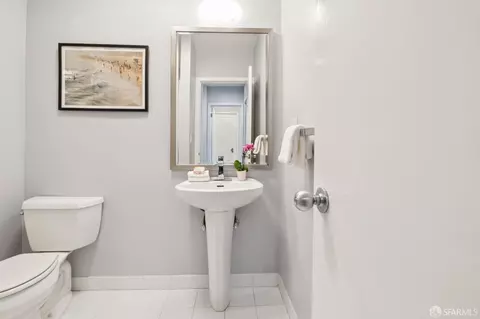 Bath - 2918 Van Ness St #1, San Francisco, CA 94109 photo 3 of 4