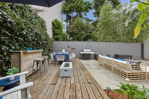 Exterior - 2918 Van Ness St #1, San Francisco, CA 94109 photo 8 of 9