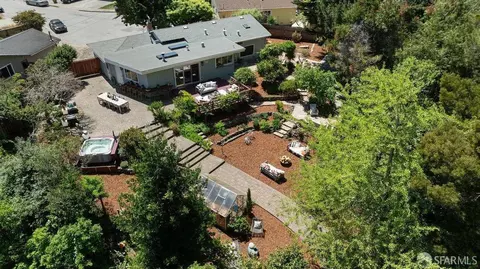 1639 Toledo Ct, Pacifica, CA 94044