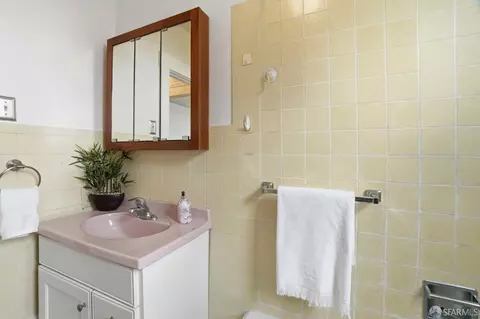 Bath - 1459 45th Ave, San Francisco, CA 94122 photo 2 of 2