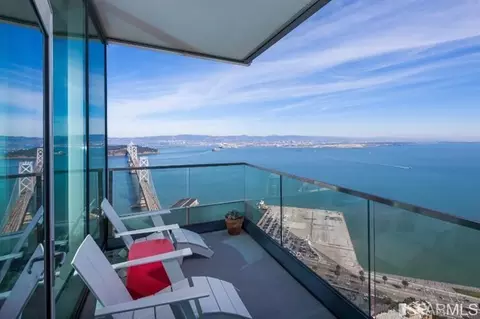 425 1st St #5901, San Francisco, CA 94105