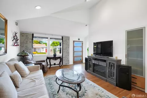Living - 1550 5th St, Concord, CA 94519 photo 4 of 5