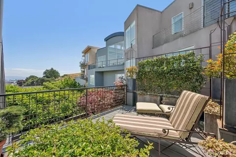 Exterior - 4789 19th St, San Francisco, CA 94114 photo 11 of 14