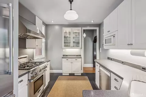 Kitchen - 4789 19th St, San Francisco, CA 94114 photo 3 of 4