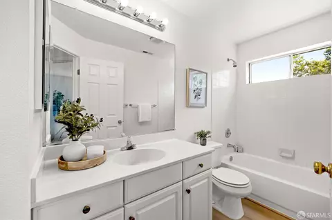 Bath - 117 Concord Cir, Mountain View, CA 94040 photo 5 of 6