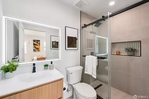 Bath - 1339 46th Ave, San Francisco, CA 94122 photo 3 of 3