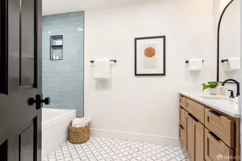 Bath - 281 Castro St, San Francisco, CA 94114 photo 11 of 12