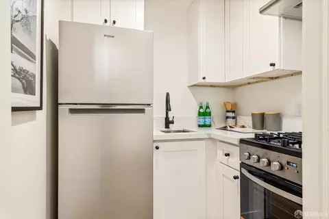 Kitchen - 281 Castro St, San Francisco, CA 94114 photo 8 of 10