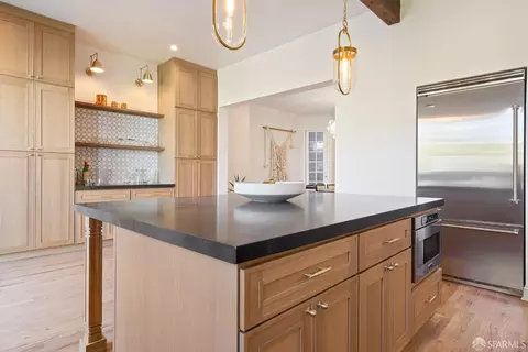 Kitchen - 281 Castro St, San Francisco, CA 94114 photo 6 of 10