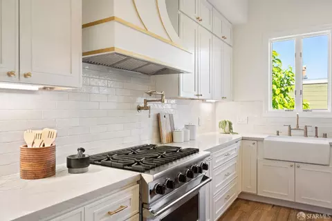 Kitchen - 281 Castro St, San Francisco, CA 94114 photo 5 of 10