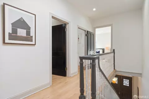Entry Way - 281 Castro St, San Francisco, CA 94114 photo 2 of 6