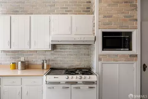 Kitchen - 54 Richland Ave, San Francisco, CA 94110 photo 3 of 4