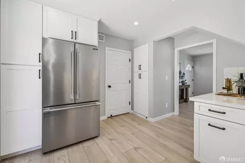 Entry Way - 727 Lockhaven Dr, Pacifica, CA 94044 photo 1 of 5