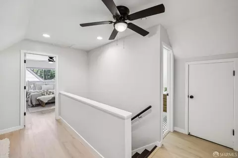 Entry Way - 727 Lockhaven Dr, Pacifica, CA 94044 photo 2 of 5