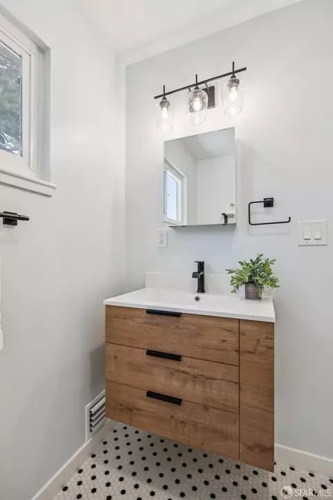 Bath - 727 Lockhaven Dr, Pacifica, CA 94044 photo 5 of 5