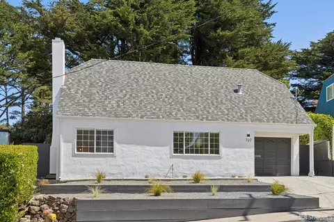 727 Lockhaven Dr, Pacifica, CA 94044