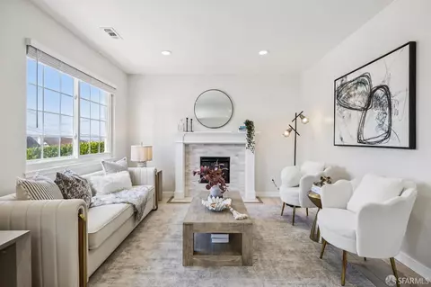 Living - 727 Lockhaven Dr, Pacifica, CA 94044 photo 3 of 4