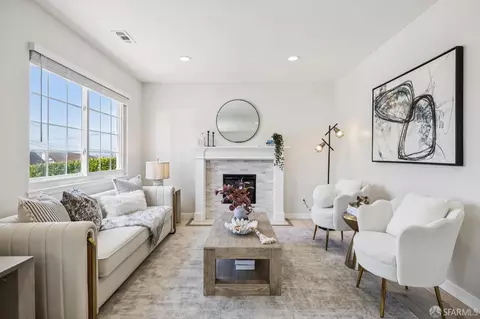 Living - 727 Lockhaven Dr, Pacifica, CA 94044 photo 2 of 4