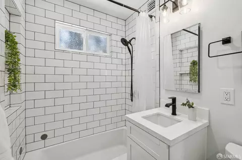 Bath - 727 Lockhaven Dr, Pacifica, CA 94044 photo 1 of 5