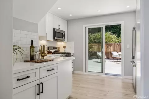Kitchen - 727 Lockhaven Dr, Pacifica, CA 94044 photo 1 of 3