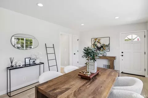 Dining - 727 Lockhaven Dr, Pacifica, CA 94044 photo 4 of 4