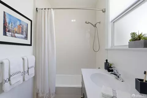 Bath - 234 27th St, San Francisco, CA 94110 photo 2 of 3
