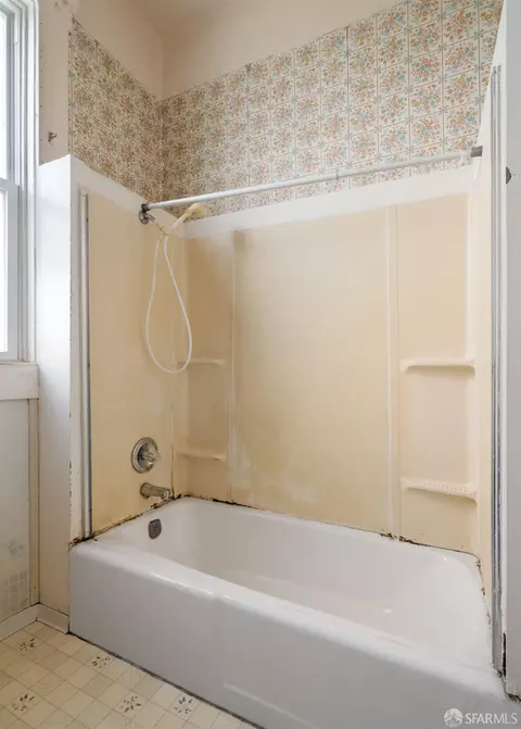Bath - 203 Hoffman Ave, San Francisco, CA 94114 photo 2 of 2