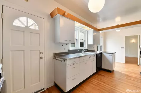 Kitchen - 38 7th Ave, San Francisco, CA 94118 photo 3 of 3
