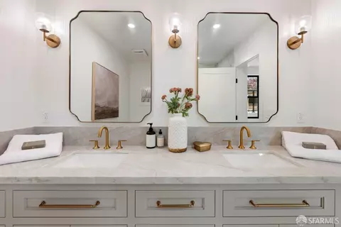 Bath - 2627 14th Ave, San Francisco, CA 94127 photo 7 of 9