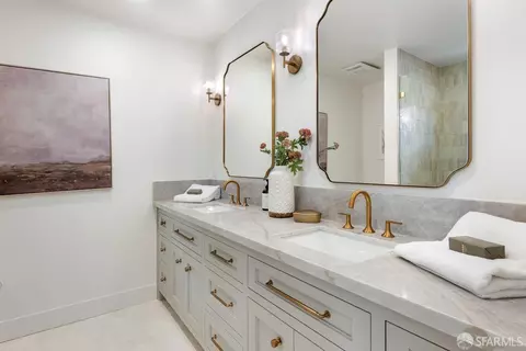 Bath - 2627 14th Ave, San Francisco, CA 94127 photo 4 of 9