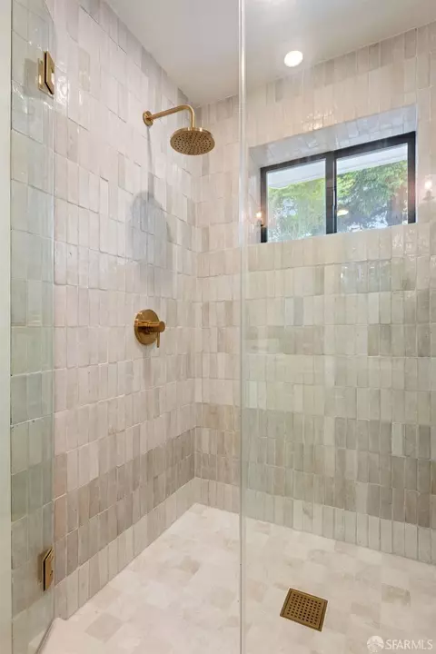 Bath - 2627 14th Ave, San Francisco, CA 94127 photo 6 of 9