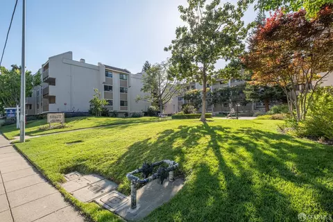 Exterior - 400 Ortega Ave #111, Mountain View, CA 94040 photo 7 of 15