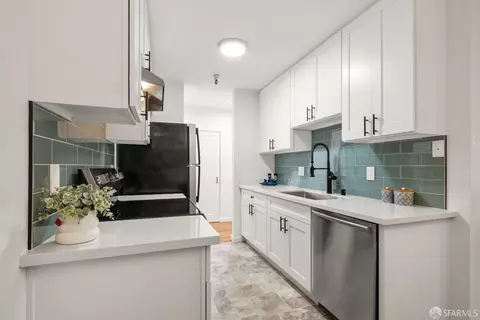 Kitchen - 400 Ortega Ave #111, Mountain View, CA 94040 photo 3 of 3